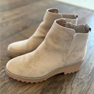 Women's Taci Pull-On Ankle Boots - Universal Thread Taupe 9